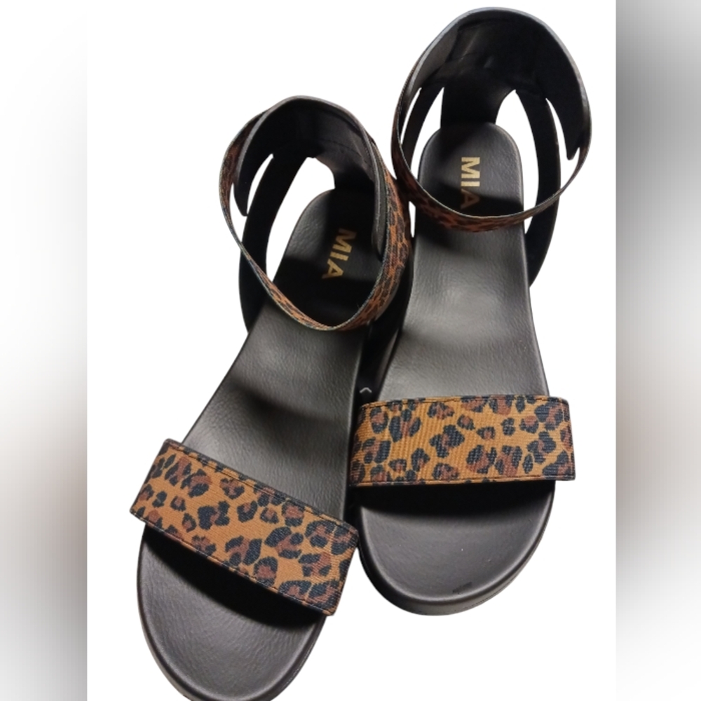 MIA Lydia black brown cheetah elastic Sandals size 9 New with box